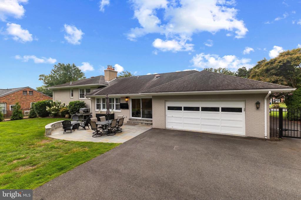 1214 BELLE VISTA DRIVE