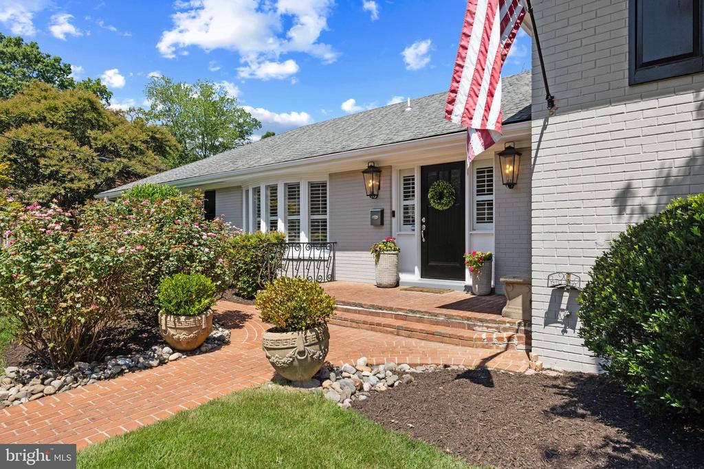 1214 BELLE VISTA DRIVE
