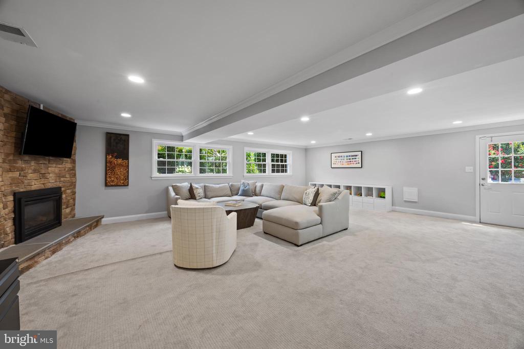1214 BELLE VISTA DRIVE