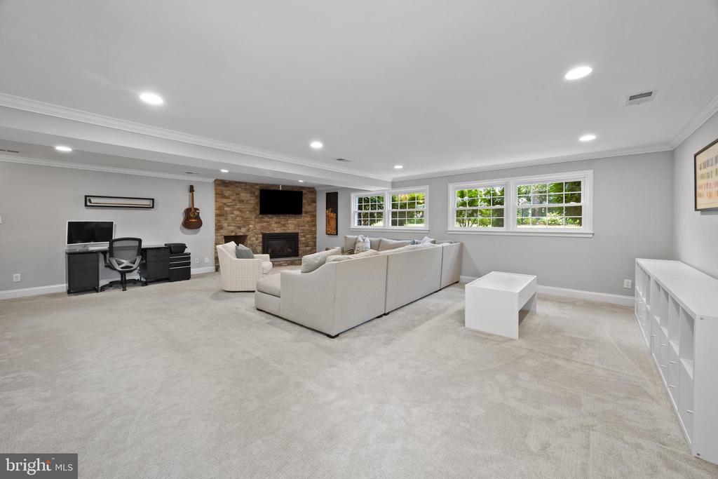 1214 BELLE VISTA DRIVE