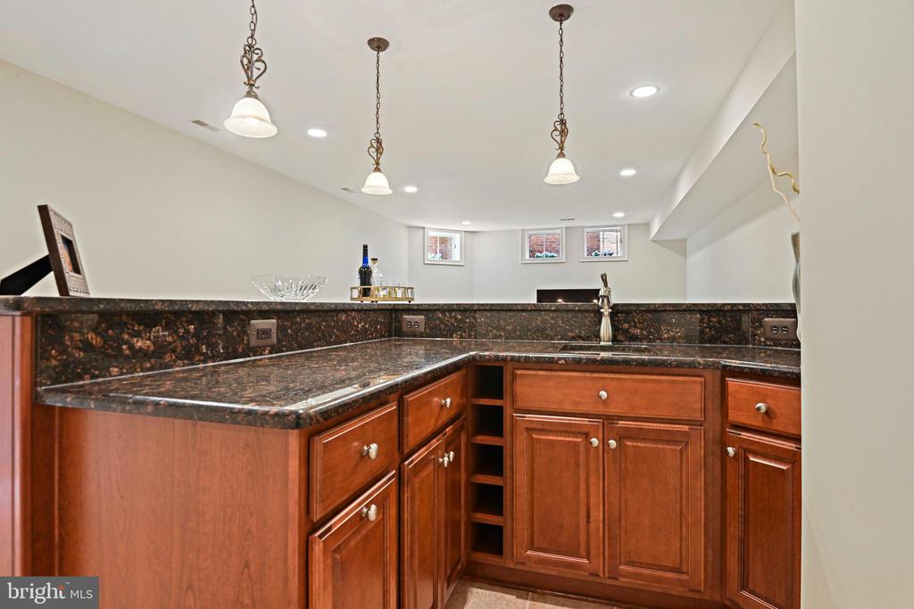 8424 FALCONE POINTE WAY