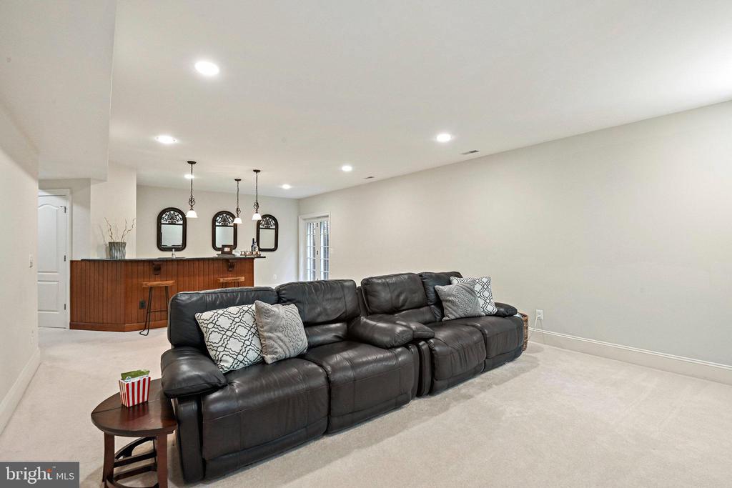 8424 FALCONE POINTE WAY