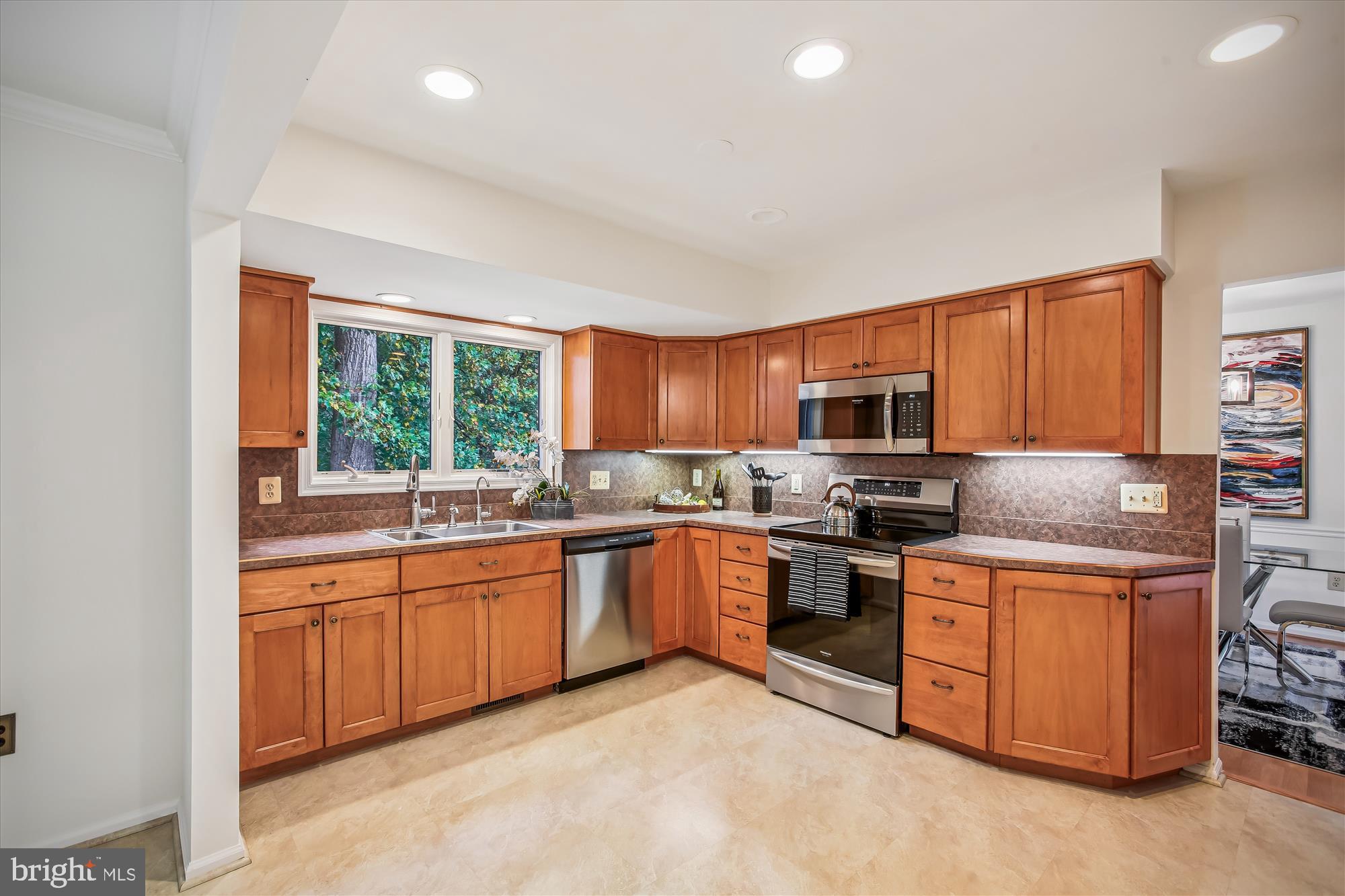 6013 FRANCONIA FOREST LANE
