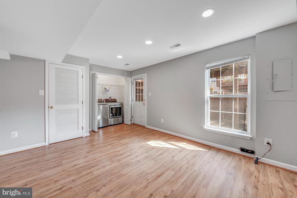 6413 LURETA ANN LANE