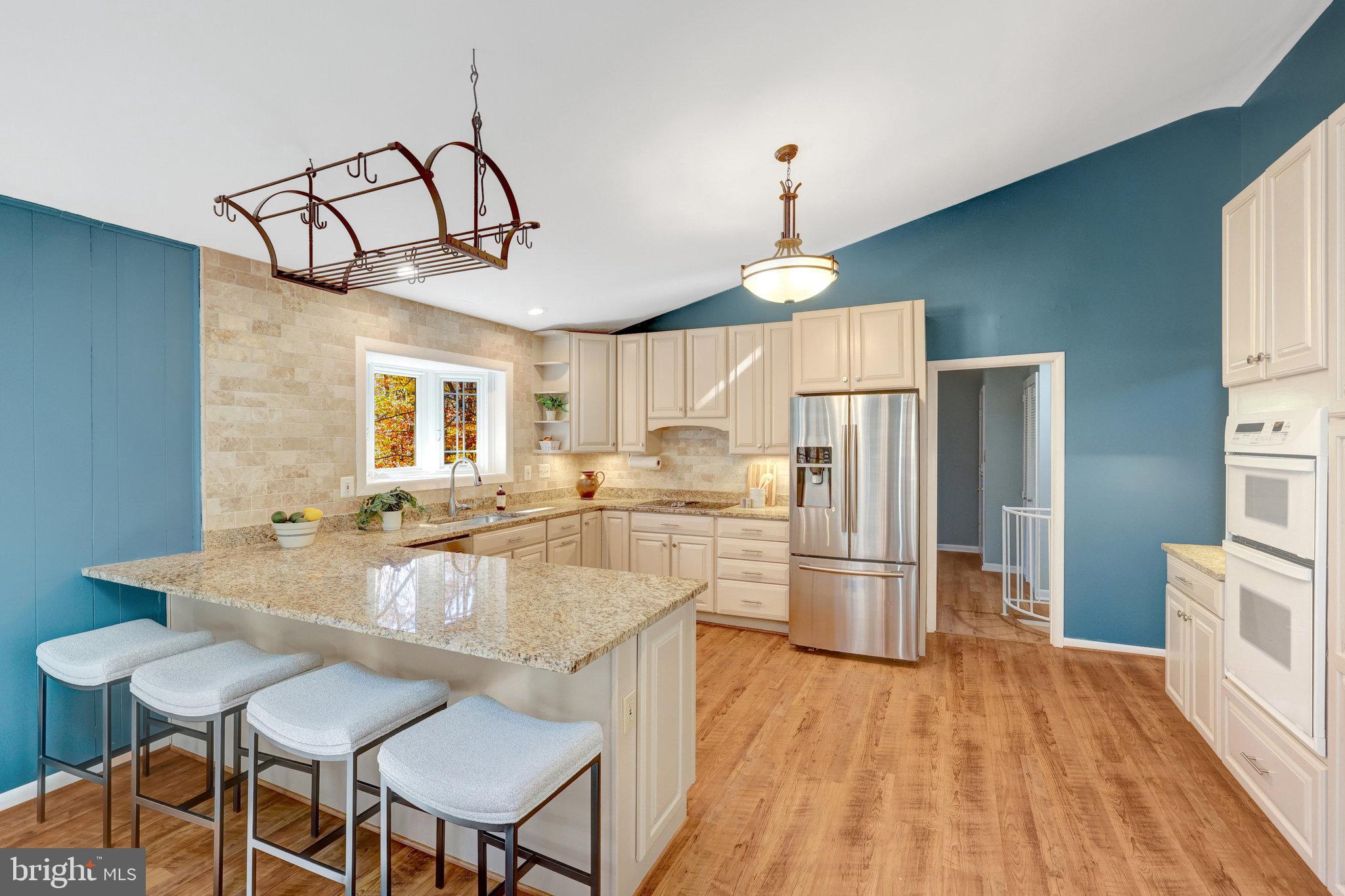 6812 GLENCOVE DRIVE