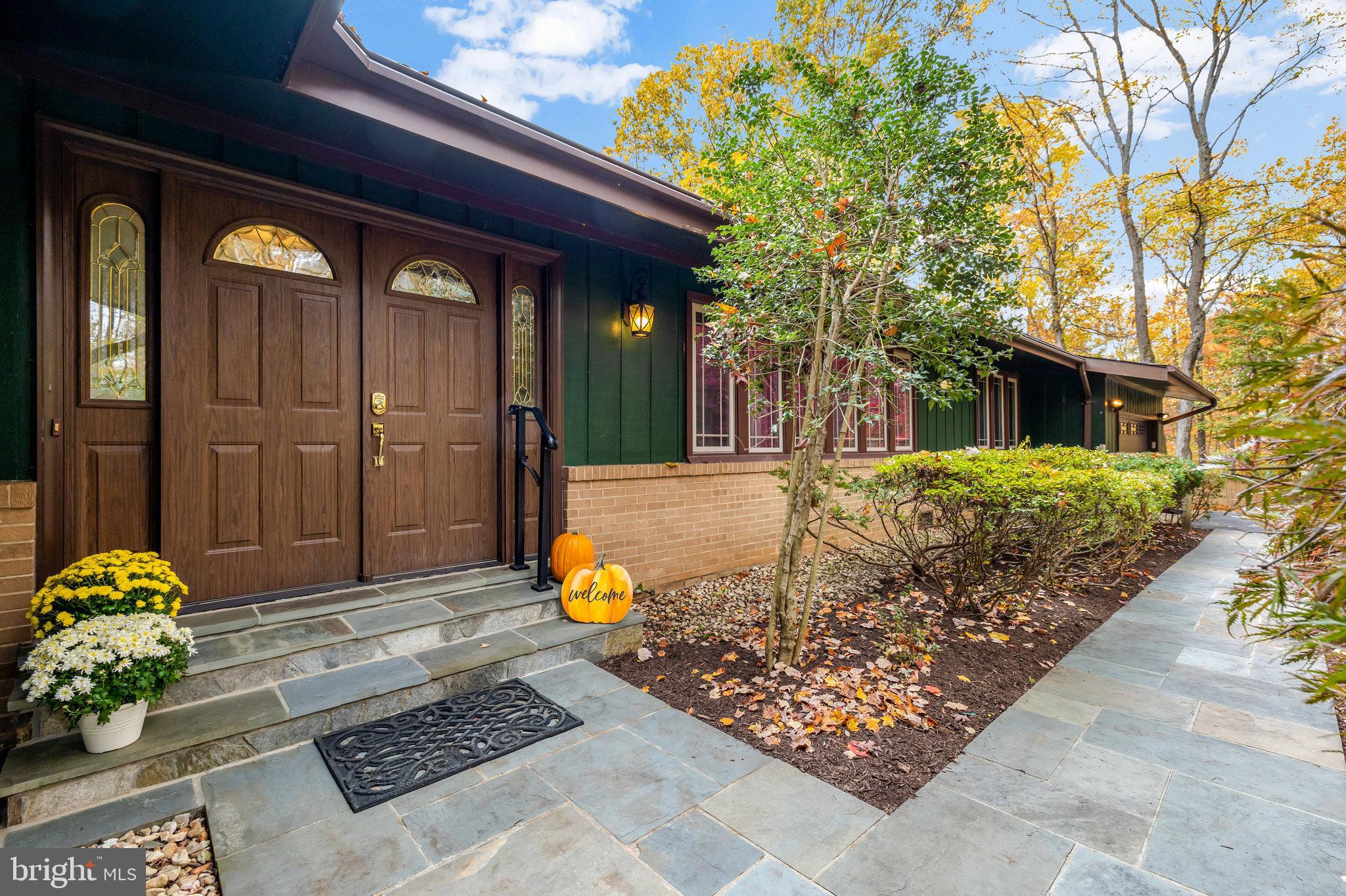 6812 GLENCOVE DRIVE