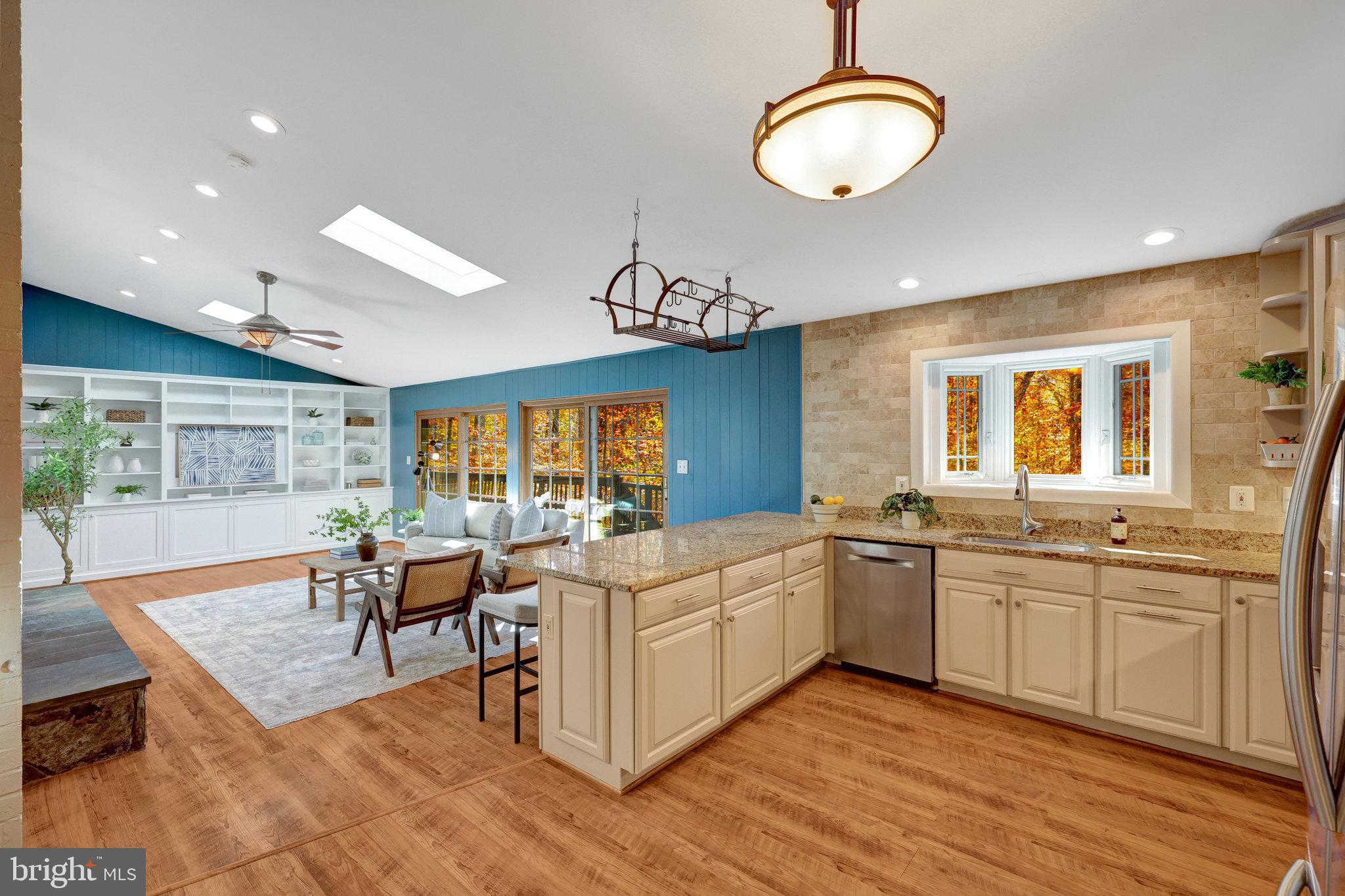 6812 GLENCOVE DRIVE
