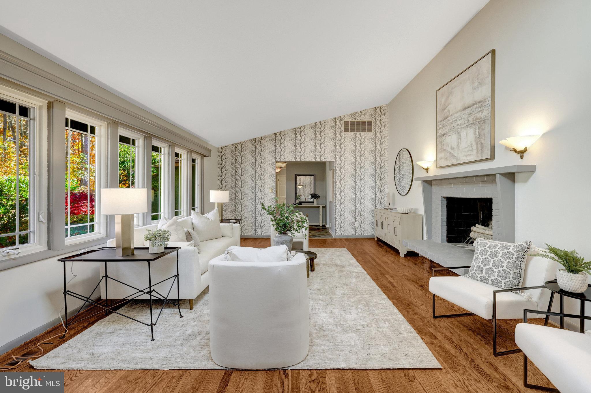 6812 GLENCOVE DRIVE