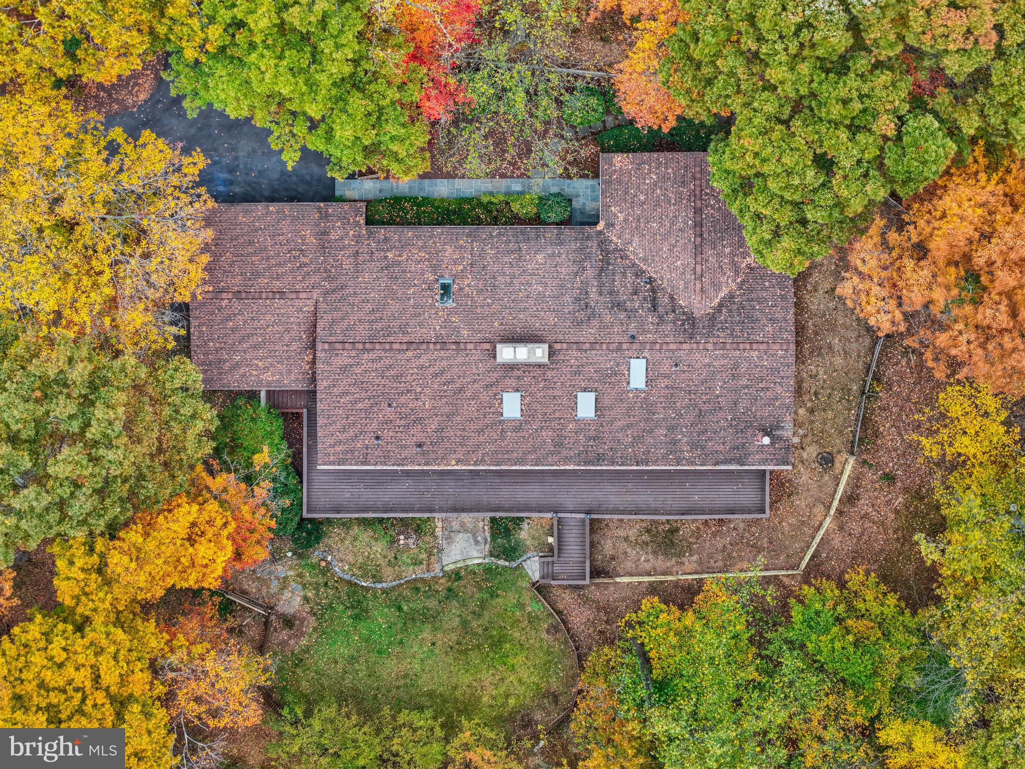 6812 GLENCOVE DRIVE