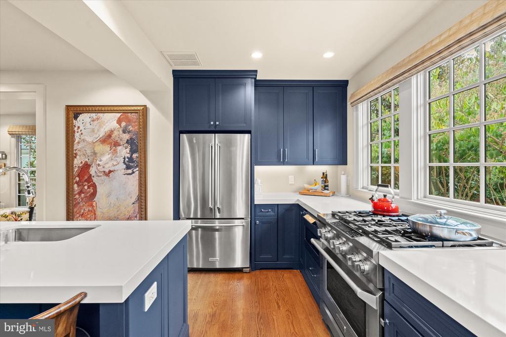 6100 VERNON TERRACE