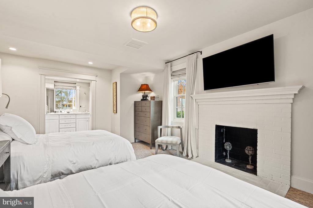 6100 VERNON TERRACE