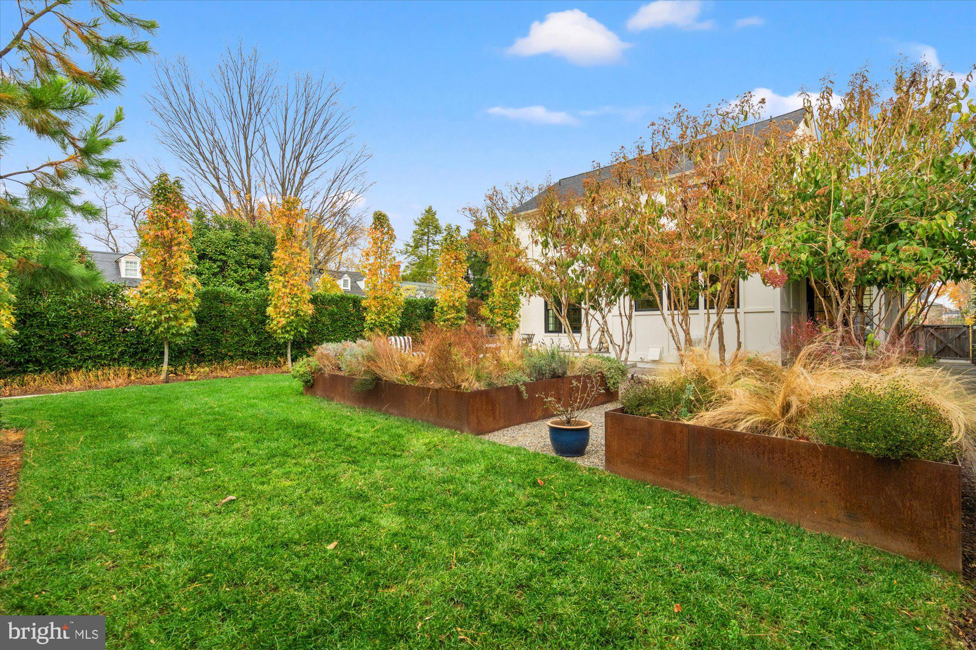6100 VERNON TERRACE