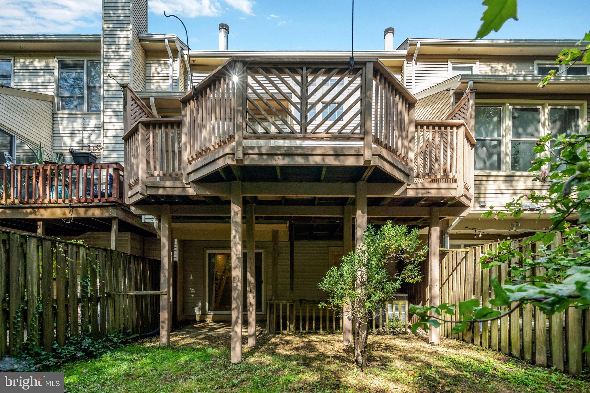 3019 OAKTON MEADOWS COURT