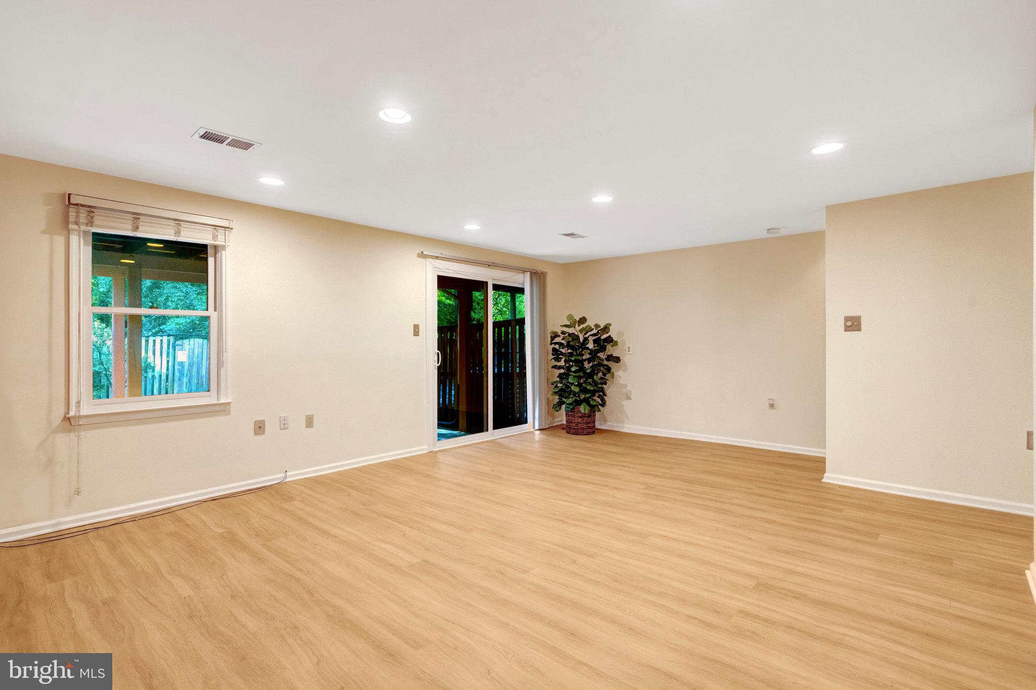 3019 OAKTON MEADOWS COURT
