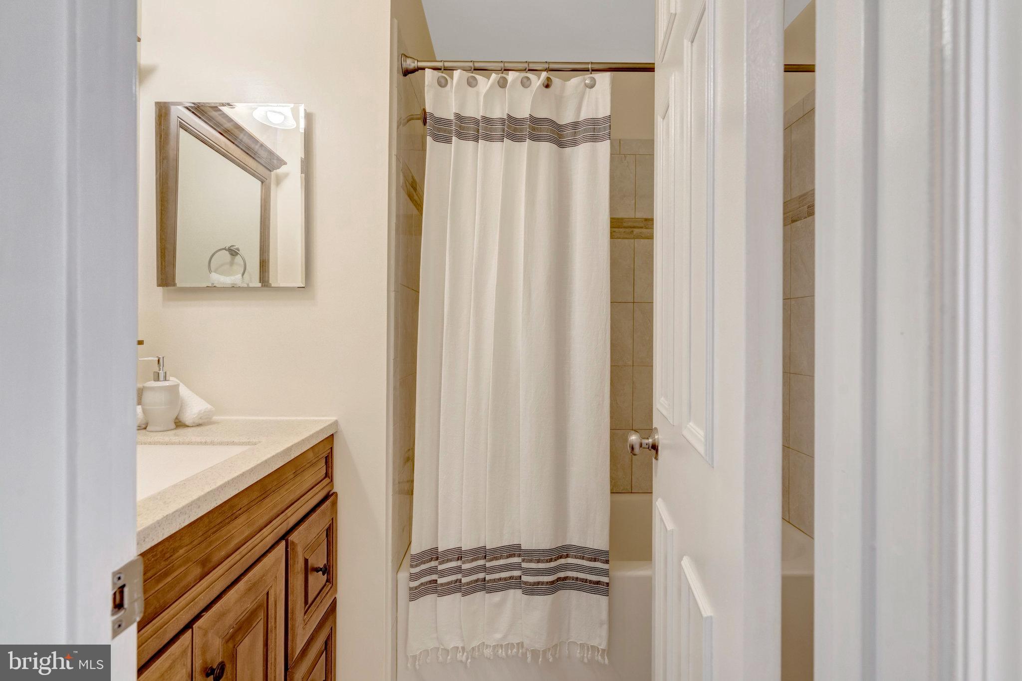 3019 OAKTON MEADOWS COURT