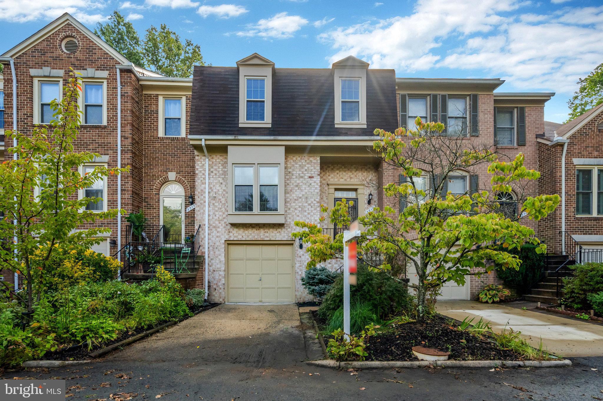 3019 OAKTON MEADOWS COURT