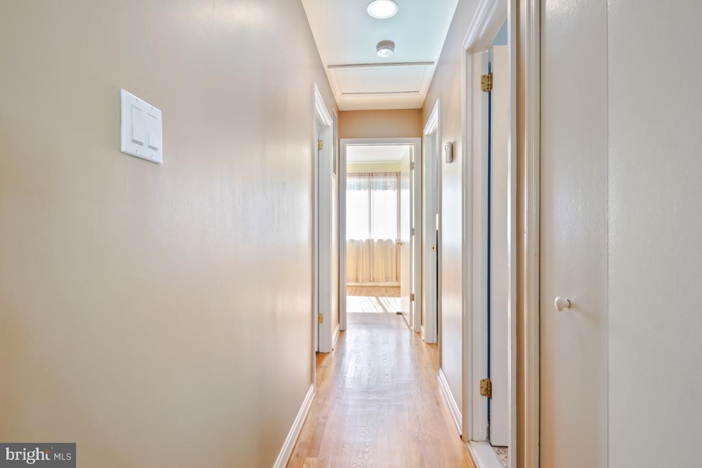 10411 ADEL ROAD