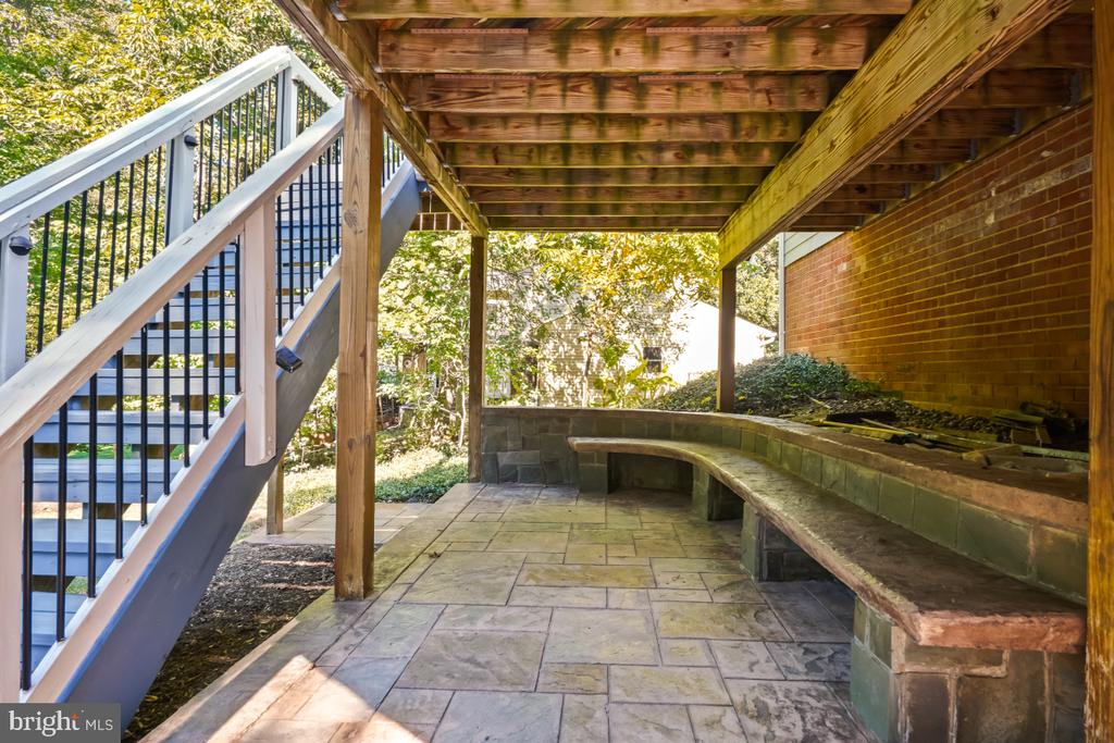 10411 ADEL ROAD