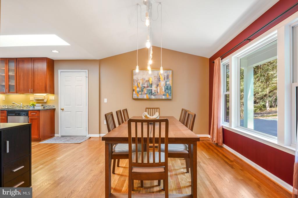 10411 ADEL ROAD