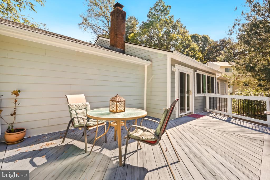 10411 ADEL ROAD
