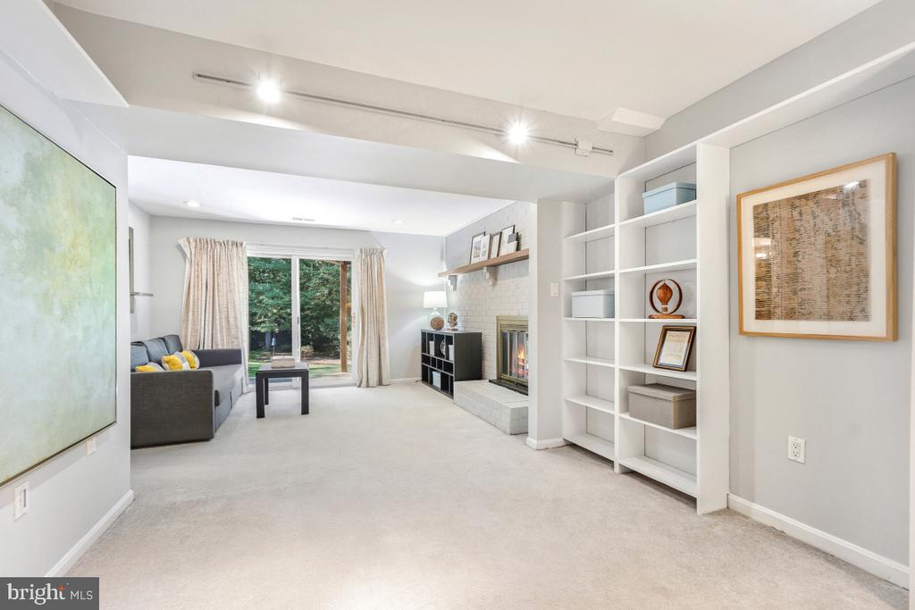 10411 ADEL ROAD