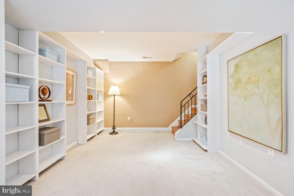 10411 ADEL ROAD