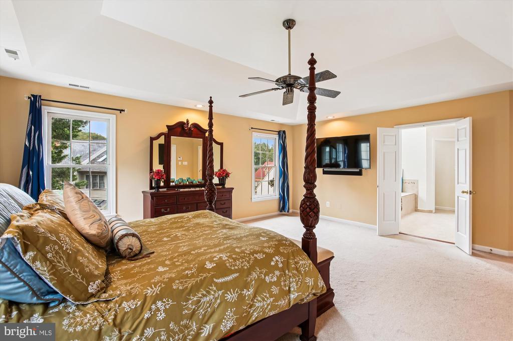7406 ARUNDEL PLACE