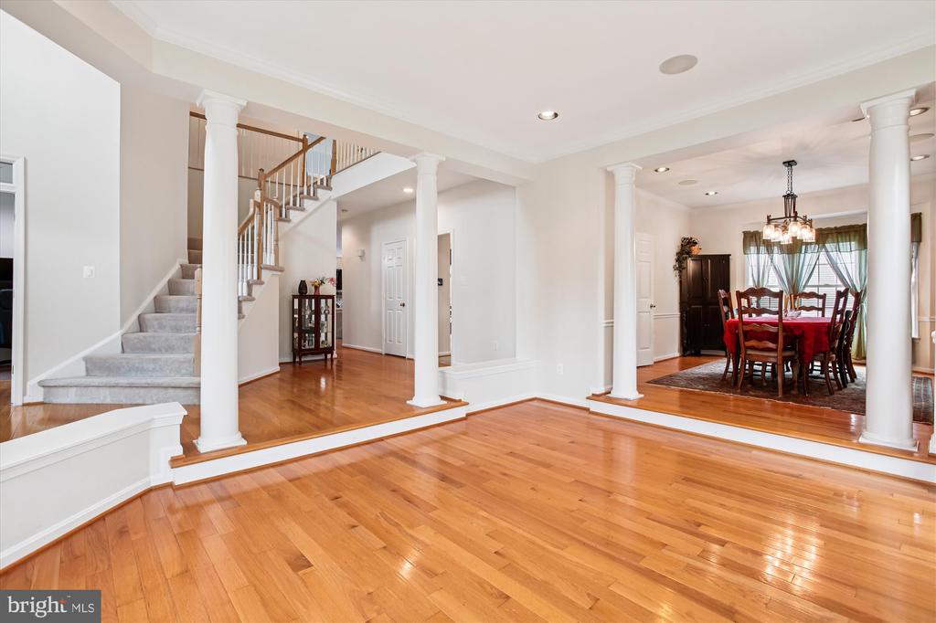 7406 ARUNDEL PLACE