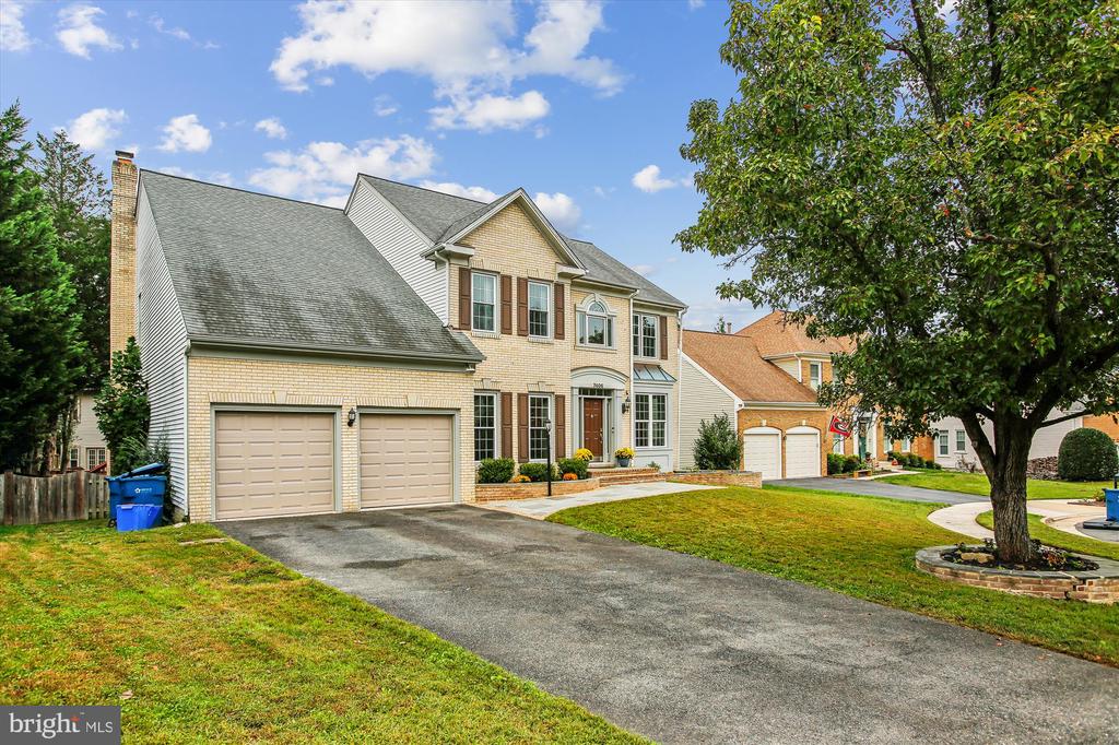 7406 ARUNDEL PLACE