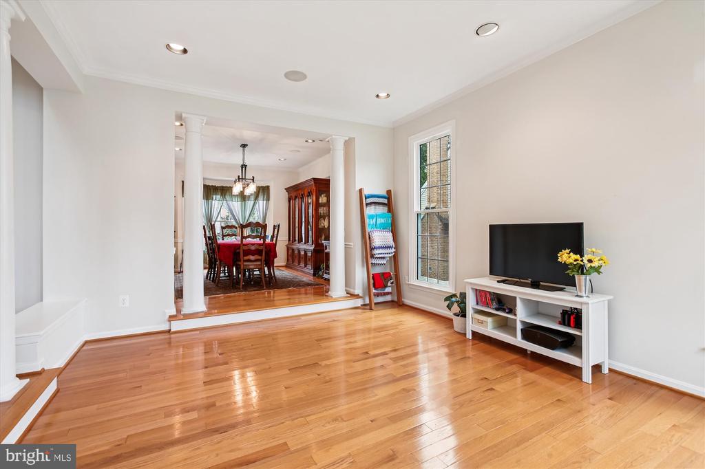 7406 ARUNDEL PLACE