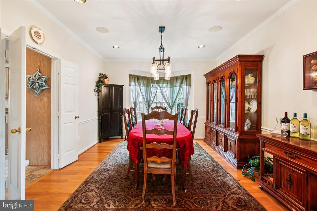 7406 ARUNDEL PLACE