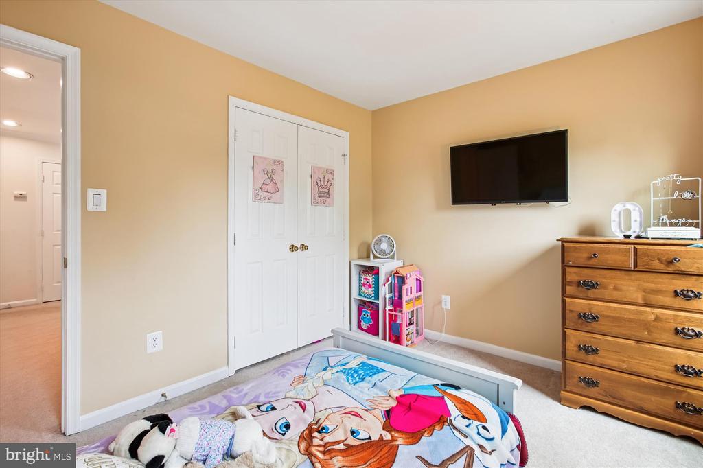 7406 ARUNDEL PLACE