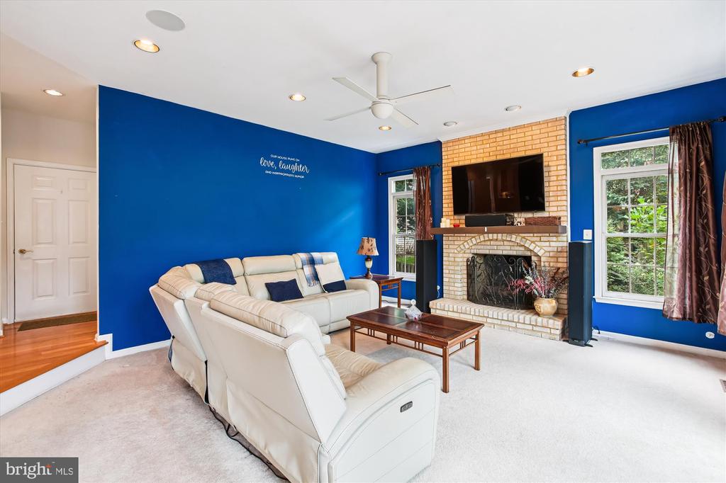 7406 ARUNDEL PLACE