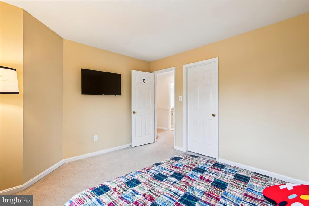 7406 ARUNDEL PLACE
