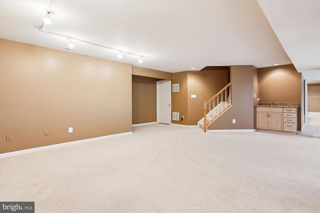 7406 ARUNDEL PLACE