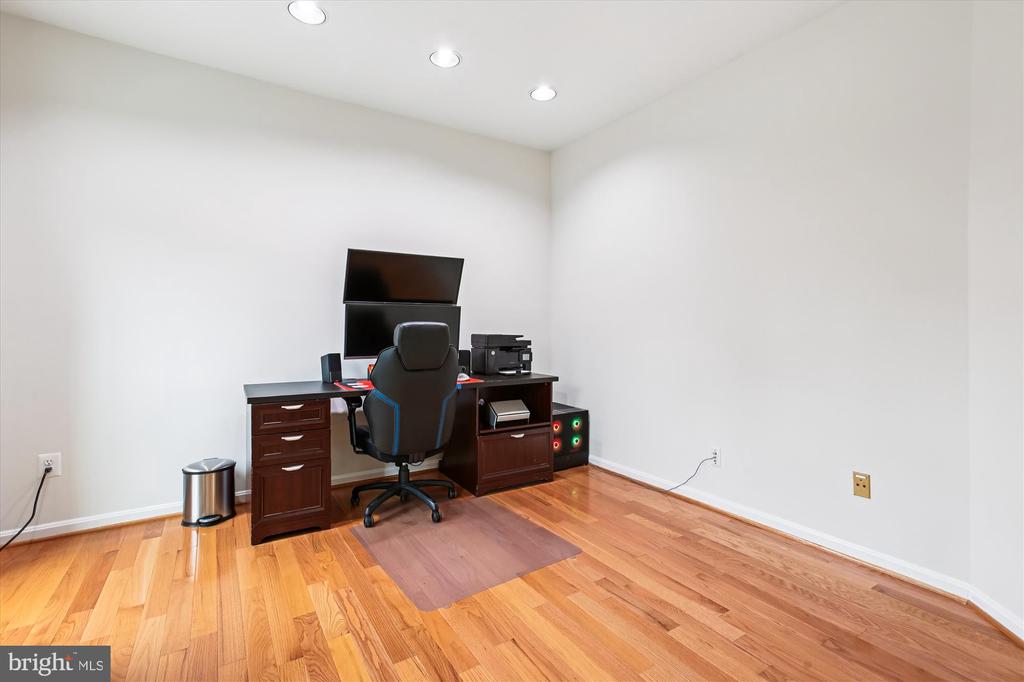 7406 ARUNDEL PLACE