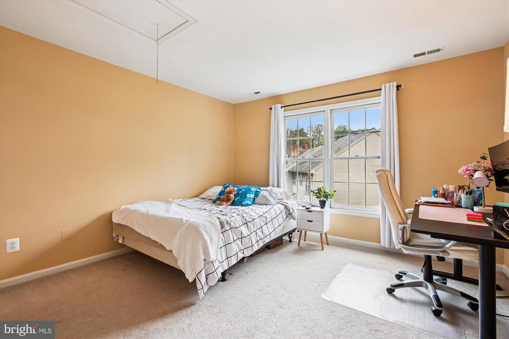 7406 ARUNDEL PLACE