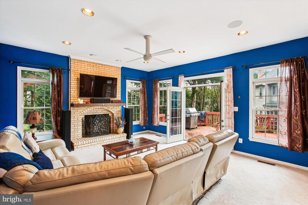 7406 ARUNDEL PLACE