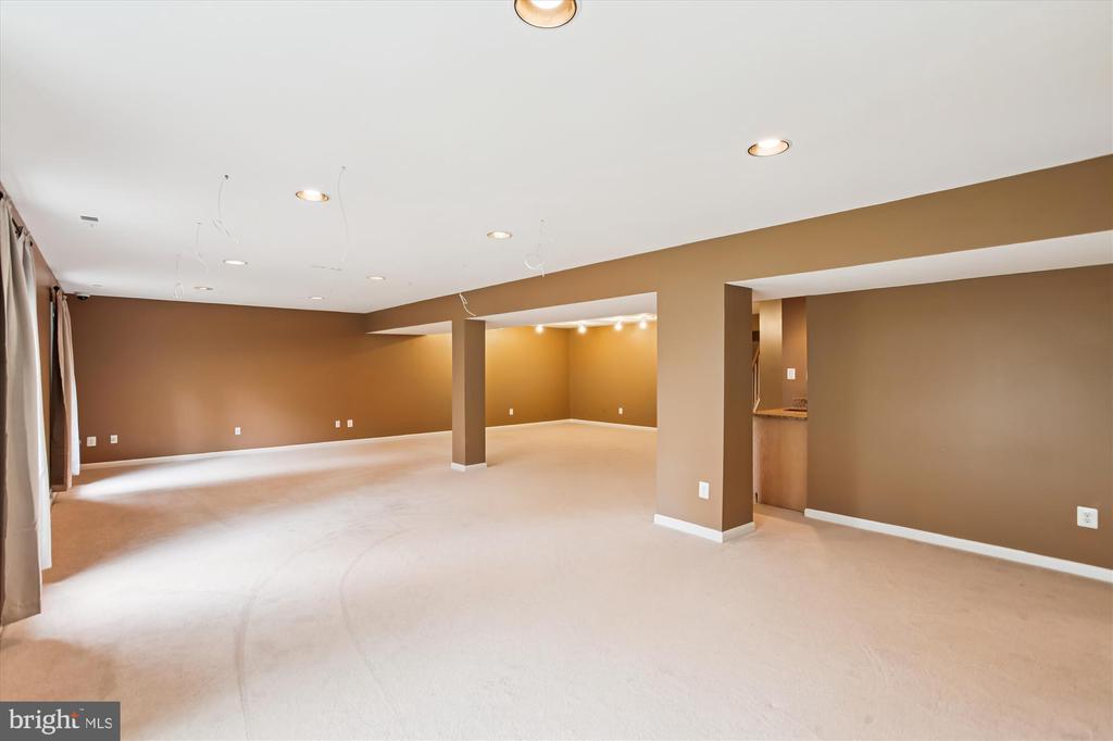7406 ARUNDEL PLACE