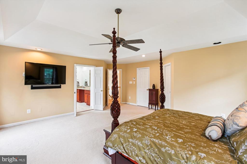 7406 ARUNDEL PLACE