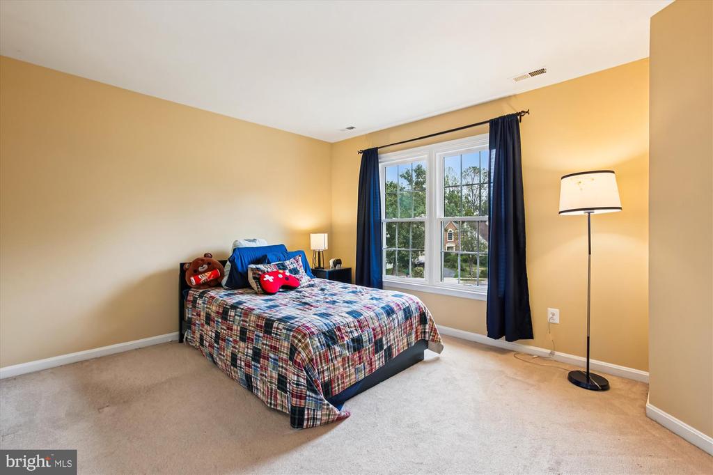 7406 ARUNDEL PLACE