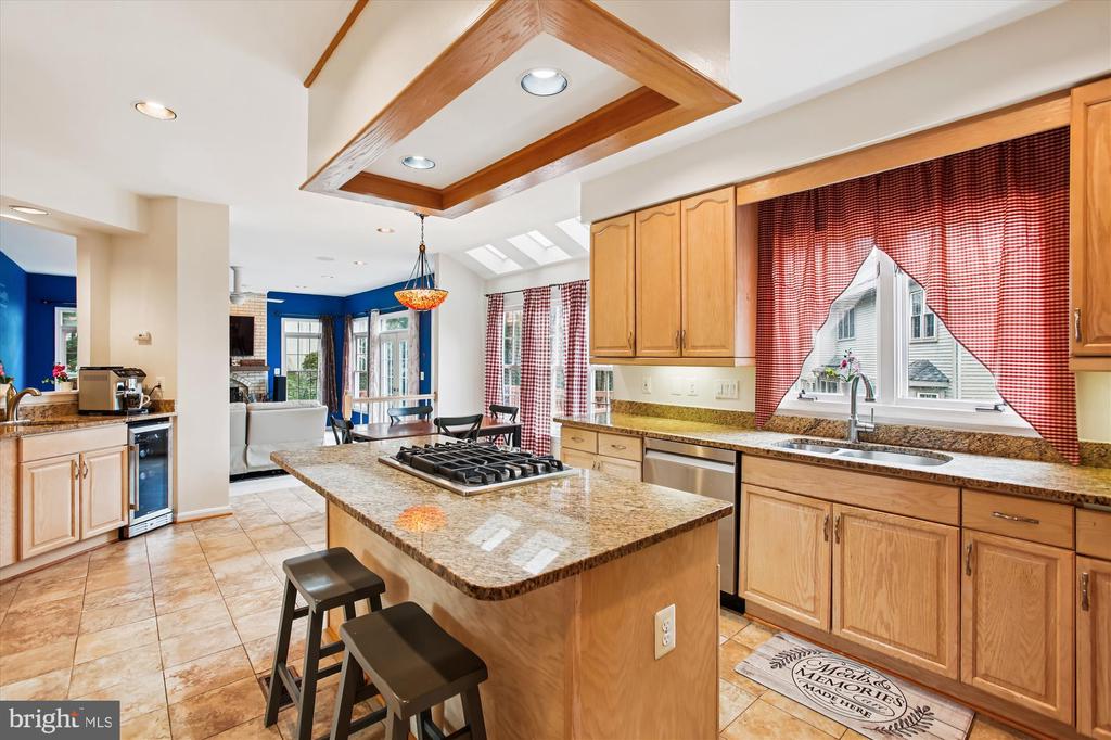 7406 ARUNDEL PLACE