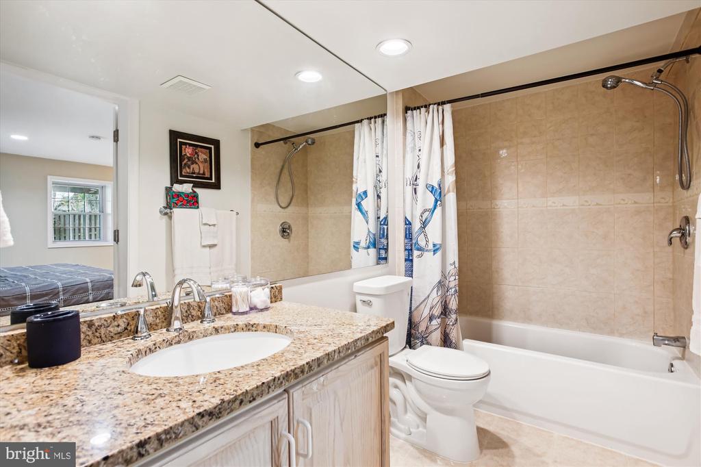7406 ARUNDEL PLACE