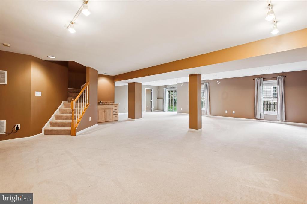 7406 ARUNDEL PLACE