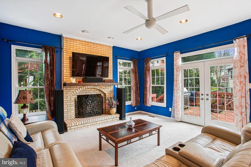 7406 ARUNDEL PLACE