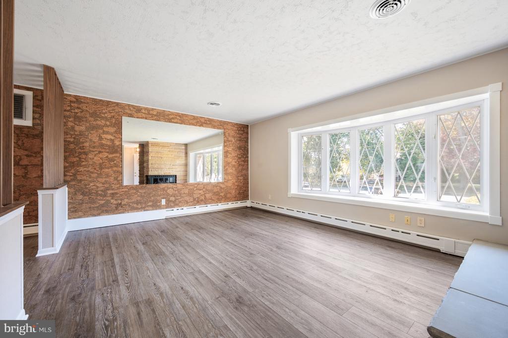 8917 LINTON LANE
