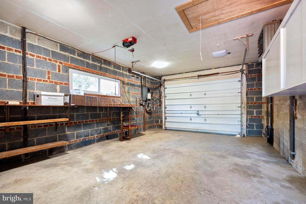 8917 LINTON LANE
