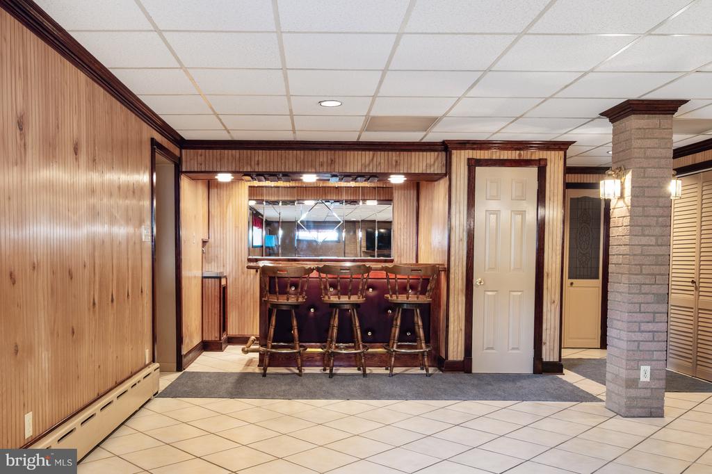 8917 LINTON LANE