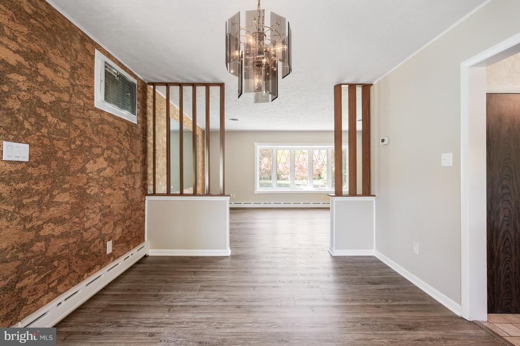 8917 LINTON LANE