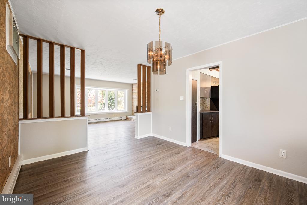 8917 LINTON LANE